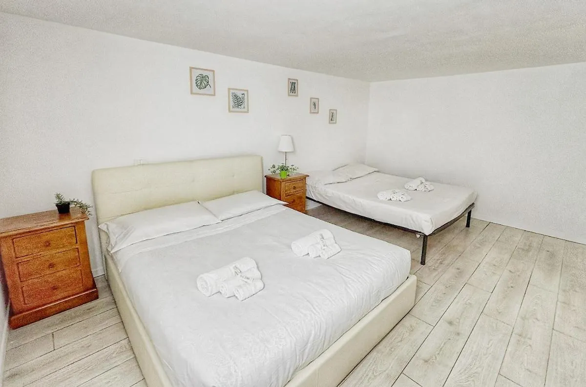 Cozy Basement Apartment Navigli Milan