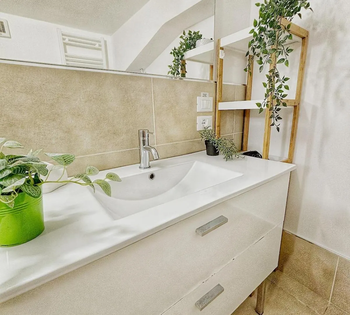 Cozy Basement Apartment Navigli Milan